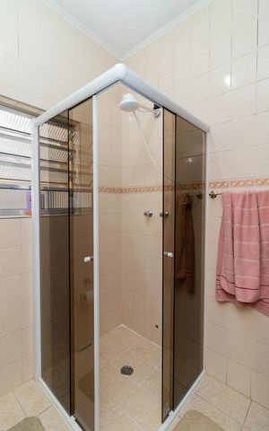 Casa à venda com 125m², 3 quartos e 2 vagasBanheiro 1