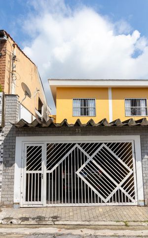 Casa à venda com 125m², 3 quartos e 2 vagasFachada