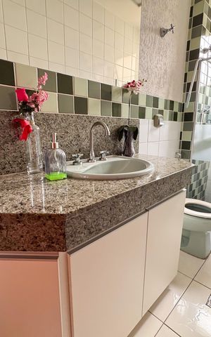 Apartamento para alugar com 300m², 4 quartos e 2 vagas Apartamento para alugar com 300m², 4 quartos e 2 vagasBanheiro