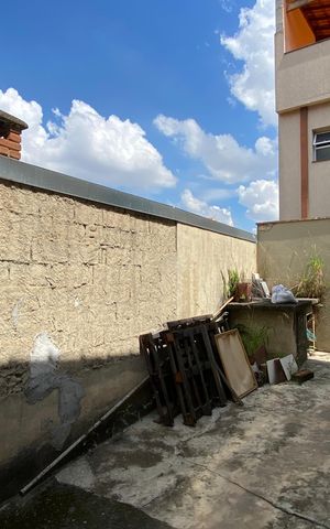 Casa à venda com 426m², 8 quartos e 2 vagas Casa à venda com 426m², 8 quartos e 2 vagasQuintal