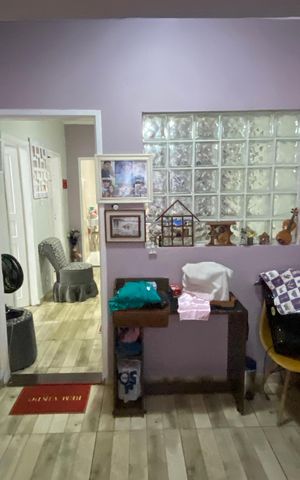 Casa à venda com 426m², 8 quartos e 2 vagas Casa à venda com 426m², 8 quartos e 2 vagasCasa 1 - Quarto 2