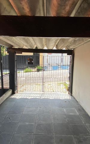 Casa à venda com 426m², 8 quartos e 2 vagas Casa à venda com 426m², 8 quartos e 2 vagasGaragem