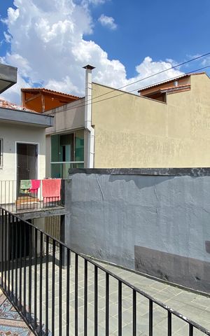 Casa à venda com 426m², 8 quartos e 2 vagas Casa à venda com 426m², 8 quartos e 2 vagasQuintal