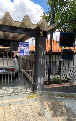 Casa à venda com 426m², 8 quartos e 2 vagas Casa à venda com 426m², 8 quartos e 2 vagasFachada