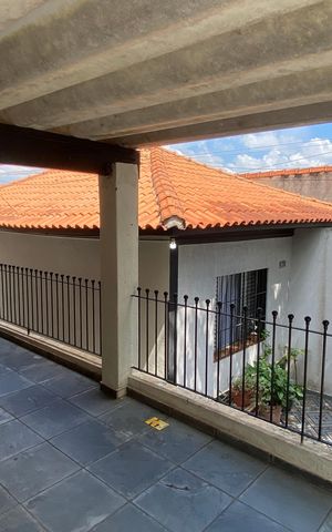 Casa à venda com 426m², 8 quartos e 2 vagas Casa à venda com 426m², 8 quartos e 2 vagasGaragem
