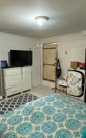 Casa à venda com 426m², 8 quartos e 2 vagas Casa à venda com 426m², 8 quartos e 2 vagasCasa 2 - Porão - Quarto 4
