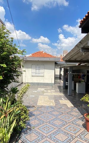Casa à venda com 426m², 8 quartos e 2 vagas Casa à venda com 426m², 8 quartos e 2 vagasQuintal