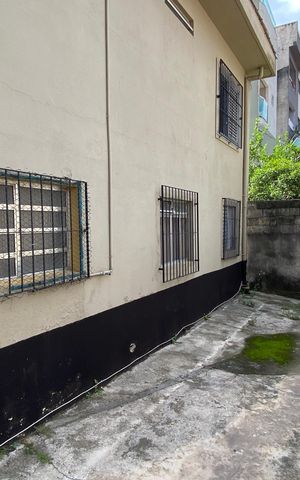 Casa à venda com 426m², 8 quartos e 2 vagas Casa à venda com 426m², 8 quartos e 2 vagasQuintal