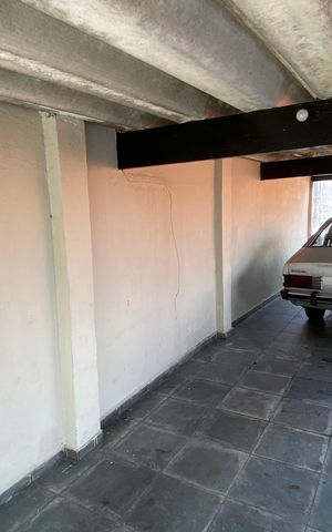 Casa à venda com 426m², 8 quartos e 2 vagas Casa à venda com 426m², 8 quartos e 2 vagasGaragem