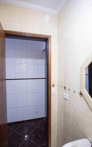 Casa à venda com 226m², 4 quartos e 2 vagasLavabo