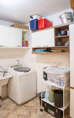 Casa à venda com 226m², 4 quartos e 2 vagasÁrea de Serviço