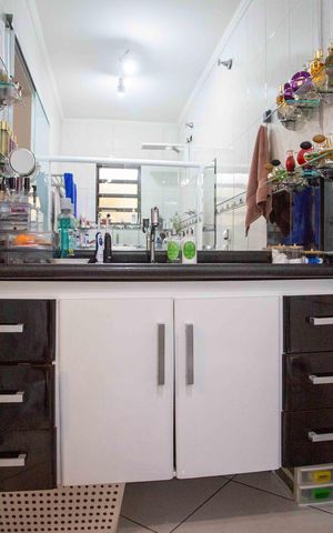 Casa à venda com 226m², 4 quartos e 2 vagasBanheiro do Quarto 1