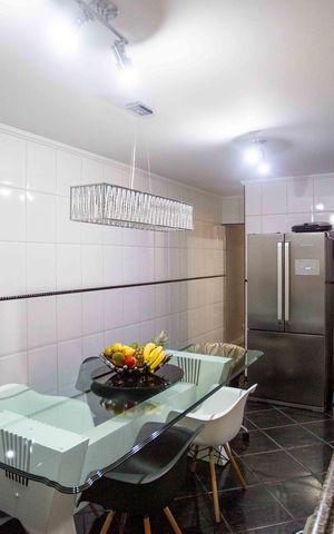 Casa à venda com 226m², 4 quartos e 2 vagasCozinha
