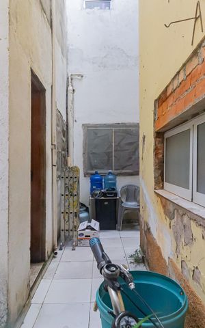 Casa à venda com 180m², 5 quartos e 2 vagas Casa à venda com 180m², 5 quartos e 2 vagasVista da Sala