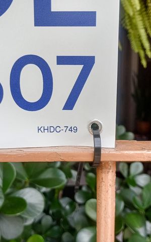 Casa à venda com 180m², 5 quartos e 2 vagas Casa à venda com 180m², 5 quartos e 2 vagasPlaquinha