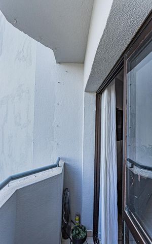 Apartamento à venda com 65m², 2 quartos e 1 vaga Apartamento à venda com 65m², 2 quartos e 1 vagaVaranda