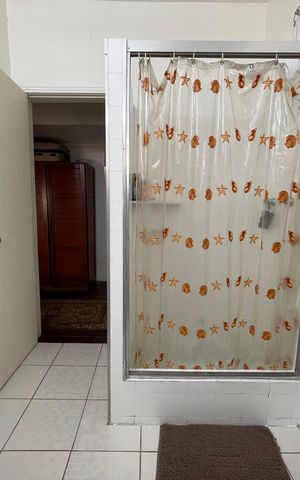 Casa à venda com 250m², 5 quartos e 2 vagas Casa à venda com 250m², 5 quartos e 2 vagasBanheiro Social