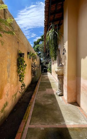 Casa à venda com 250m², 5 quartos e 2 vagas Casa à venda com 250m², 5 quartos e 2 vagasCorredor Externa