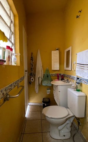 Casa à venda com 250m², 5 quartos e 2 vagas Casa à venda com 250m², 5 quartos e 2 vagasBanheiro da Suíte 4