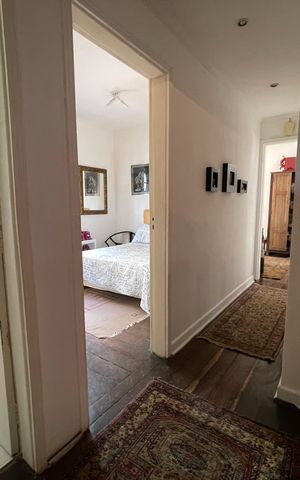 Casa à venda com 250m², 5 quartos e 2 vagas Casa à venda com 250m², 5 quartos e 2 vagasCorredor