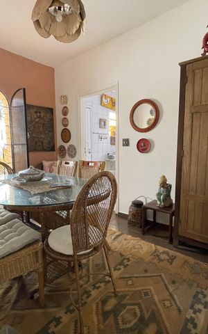 Casa à venda com 250m², 5 quartos e 2 vagas Casa à venda com 250m², 5 quartos e 2 vagasSala de Jantar