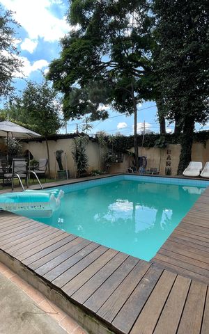 Casa à venda com 250m², 5 quartos e 2 vagas Casa à venda com 250m², 5 quartos e 2 vagasPiscina
