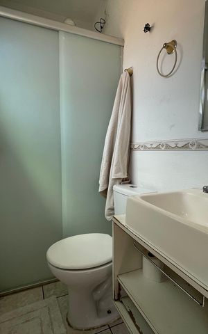 Casa à venda com 250m², 5 quartos e 2 vagas Casa à venda com 250m², 5 quartos e 2 vagasBanheiro da Suíte 2