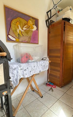 Casa à venda com 250m², 5 quartos e 2 vagas Casa à venda com 250m², 5 quartos e 2 vagasÁrea de Serviço