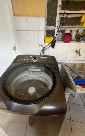 Casa à venda com 250m², 5 quartos e 2 vagas Casa à venda com 250m², 5 quartos e 2 vagasÁrea de Serviço