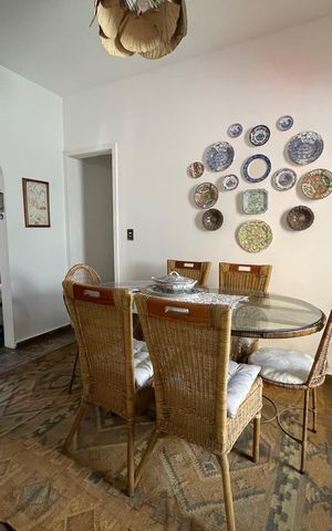 Casa à venda com 250m², 5 quartos e 2 vagas Casa à venda com 250m², 5 quartos e 2 vagasSala de Jantar