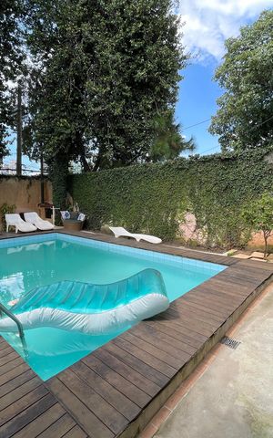 Casa à venda com 250m², 5 quartos e 2 vagas Casa à venda com 250m², 5 quartos e 2 vagasPiscina