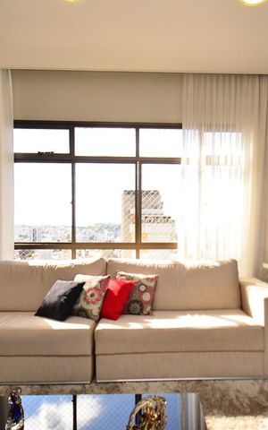 Apartamento à venda com 330m², 4 quartos e 4 vagas Apartamento à venda com 330m², 4 quartos e 4 vagasSala de estar