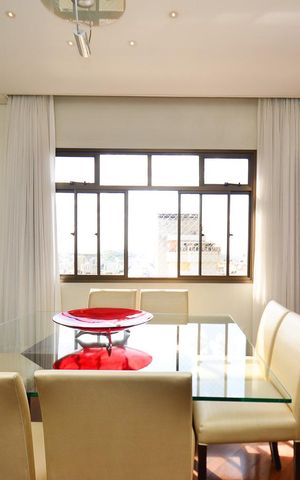 Apartamento à venda com 330m², 4 quartos e 4 vagas Apartamento à venda com 330m², 4 quartos e 4 vagasSala de jantar