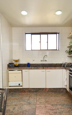 Apartamento à venda com 330m², 4 quartos e 4 vagas Apartamento à venda com 330m², 4 quartos e 4 vagasCozinha