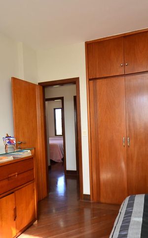 Apartamento à venda com 330m², 4 quartos e 4 vagas Apartamento à venda com 330m², 4 quartos e 4 vagasQuarto 3