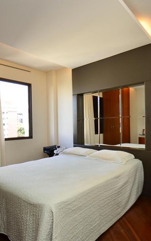 Apartamento à venda com 330m², 4 quartos e 4 vagas Apartamento à venda com 330m², 4 quartos e 4 vagasSuíte