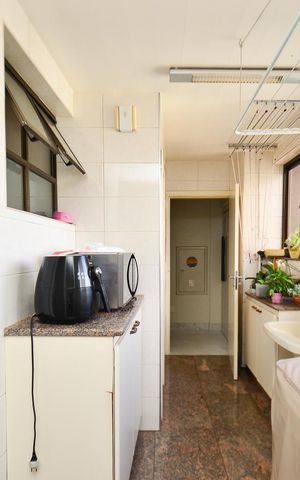 Apartamento à venda com 330m², 4 quartos e 4 vagas Apartamento à venda com 330m², 4 quartos e 4 vagasÁrea de Serviço