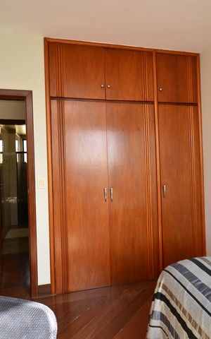 Apartamento à venda com 330m², 4 quartos e 4 vagas Apartamento à venda com 330m², 4 quartos e 4 vagasQuarto 3
