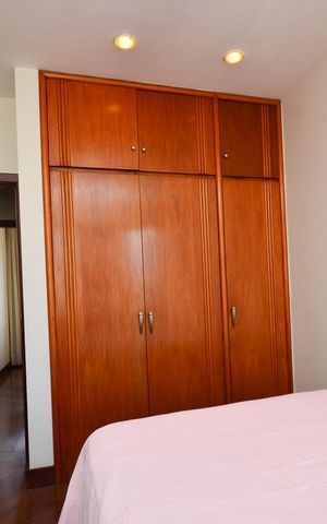 Apartamento à venda com 330m², 4 quartos e 4 vagas Apartamento à venda com 330m², 4 quartos e 4 vagasQuarto 2