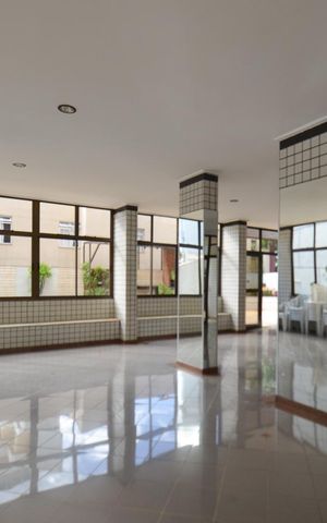 Apartamento à venda com 330m², 4 quartos e 4 vagas Apartamento à venda com 330m², 4 quartos e 4 vagasÁrea comum - Salão de festas