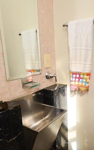 Apartamento à venda com 330m², 4 quartos e 4 vagas Apartamento à venda com 330m², 4 quartos e 4 vagasLavabo social
