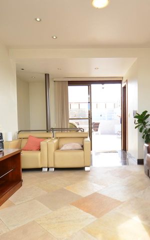 Apartamento à venda com 330m², 4 quartos e 4 vagas Apartamento à venda com 330m², 4 quartos e 4 vagasSala cobertura