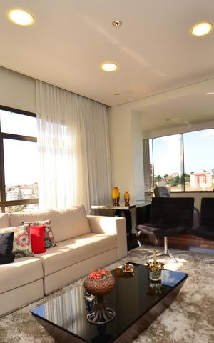 Apartamento à venda com 330m², 4 quartos e 4 vagas Apartamento à venda com 330m², 4 quartos e 4 vagasSala de estar