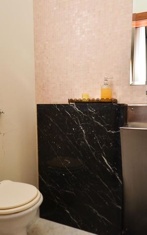Apartamento à venda com 330m², 4 quartos e 4 vagas Apartamento à venda com 330m², 4 quartos e 4 vagasBanheiro social