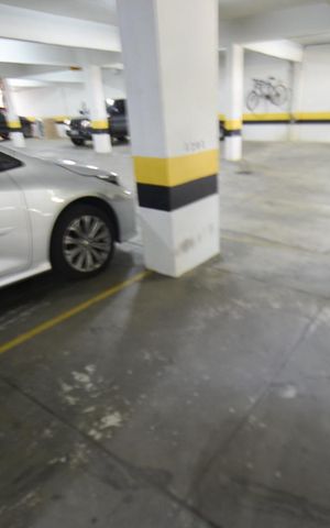 Apartamento à venda com 330m², 4 quartos e 4 vagas Apartamento à venda com 330m², 4 quartos e 4 vagasGaragem