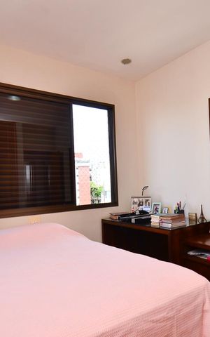 Apartamento à venda com 330m², 4 quartos e 4 vagas Apartamento à venda com 330m², 4 quartos e 4 vagasQuarto 2