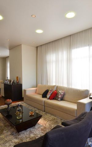 Apartamento à venda com 330m², 4 quartos e 4 vagas Apartamento à venda com 330m², 4 quartos e 4 vagasSala de estar