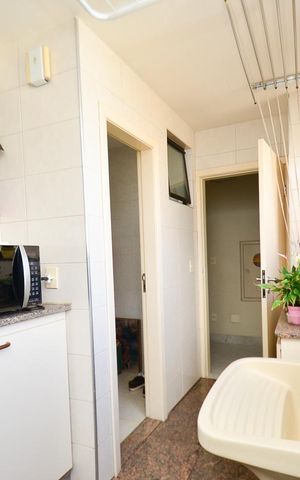 Apartamento à venda com 330m², 4 quartos e 4 vagas Apartamento à venda com 330m², 4 quartos e 4 vagasÁrea de Serviço