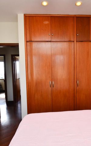 Apartamento à venda com 330m², 4 quartos e 4 vagas Apartamento à venda com 330m², 4 quartos e 4 vagasQuarto 2