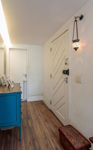Apartamento à venda com 200m², 3 quartos e 3 vagas Apartamento à venda com 200m², 3 quartos e 3 vagasSala